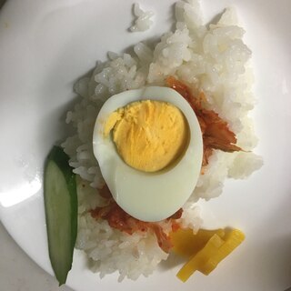 白菜キムチとゆで卵のせ✨ご飯(^^)